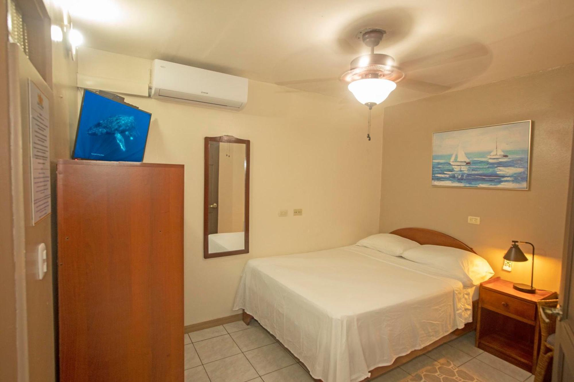 Hotel Laura'S House Коко Екстериор снимка