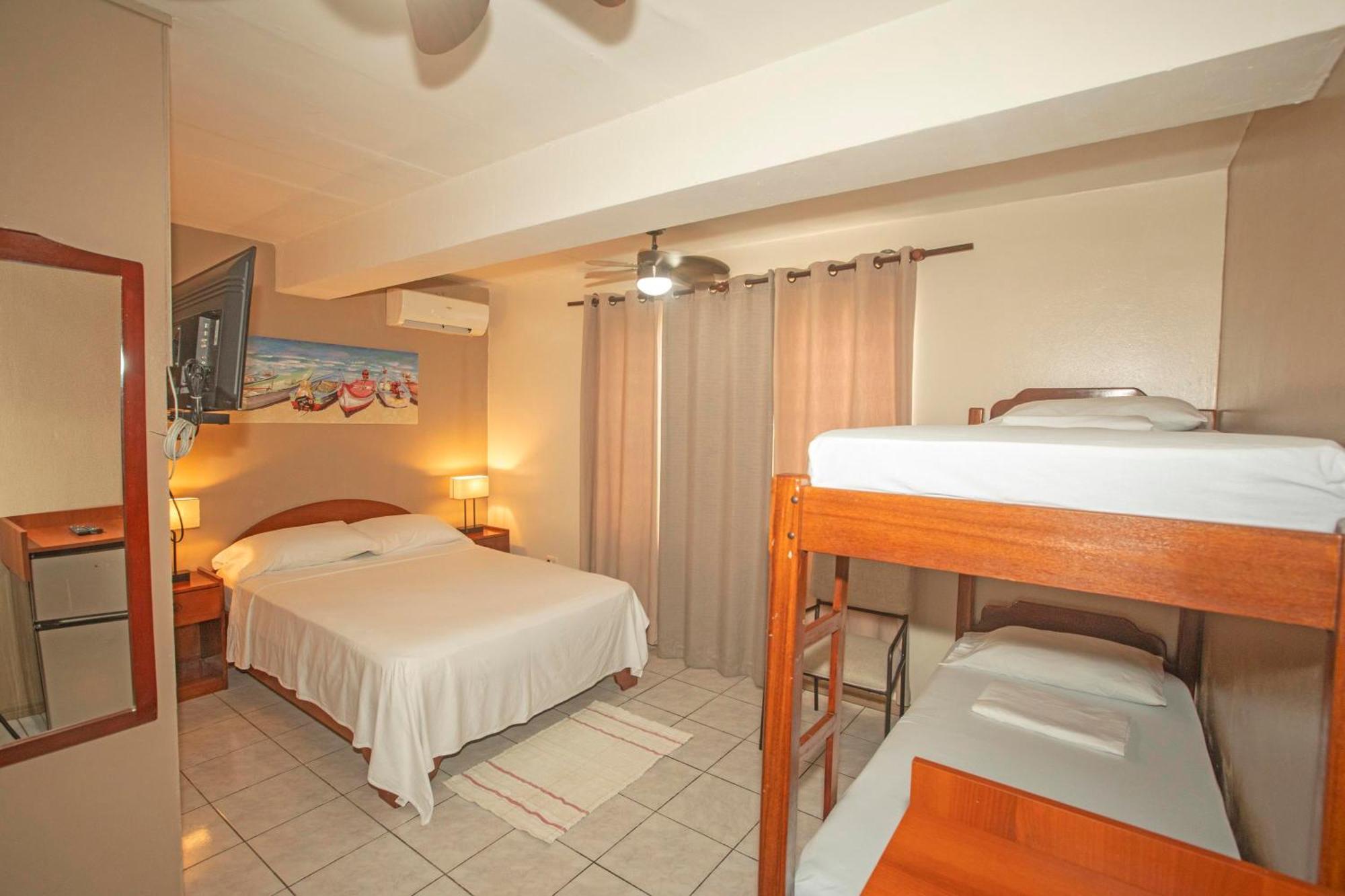 Hotel Laura'S House Коко Екстериор снимка
