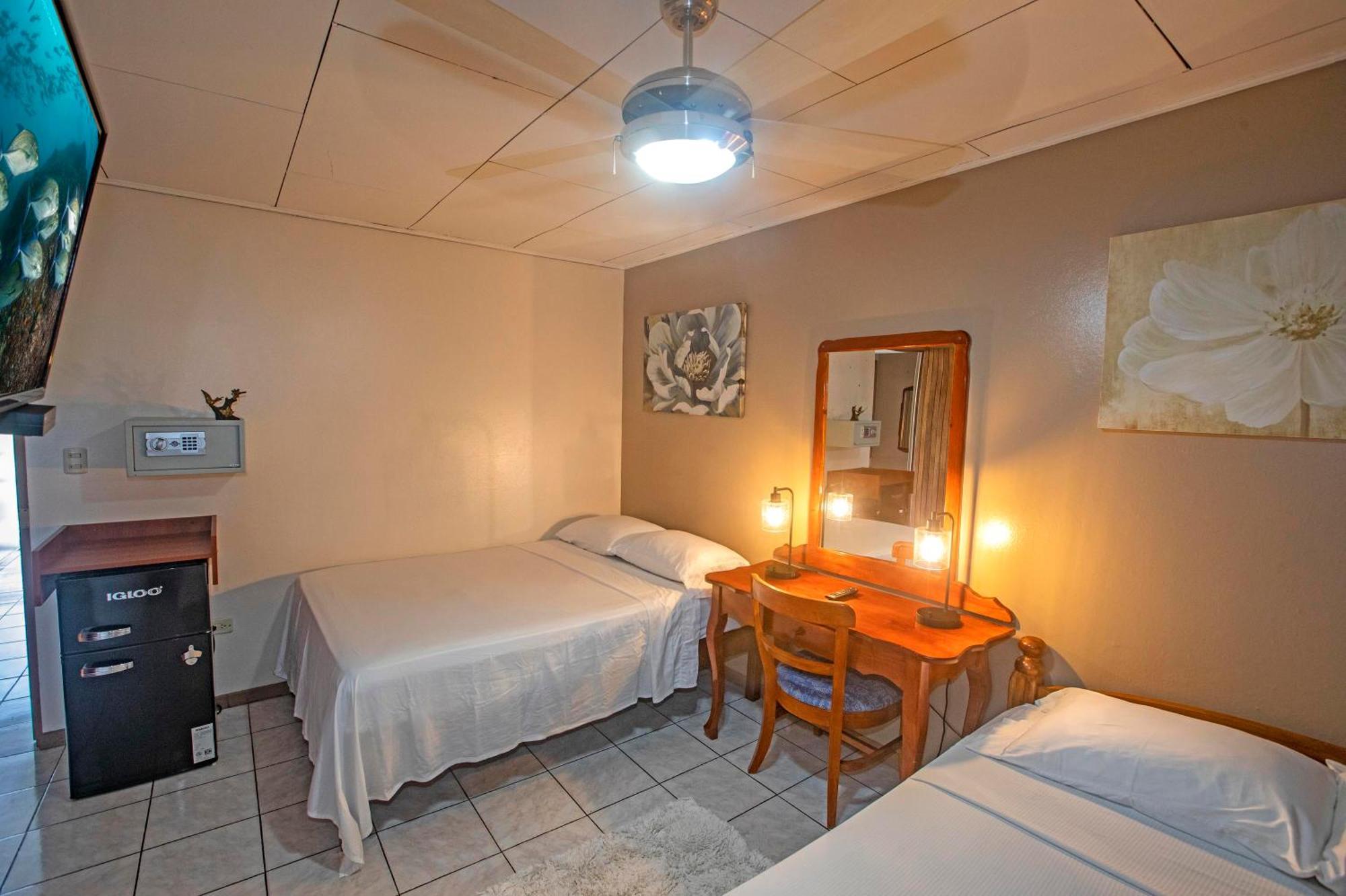 Hotel Laura'S House Коко Екстериор снимка